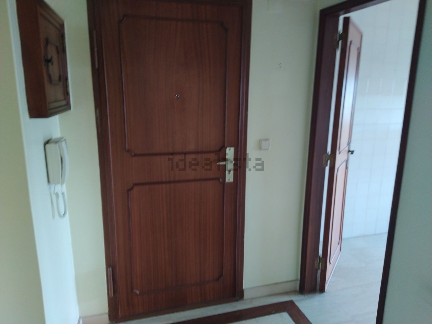 出租公寓 t2在Rua Carlos Wallenstein, 12 - 过道