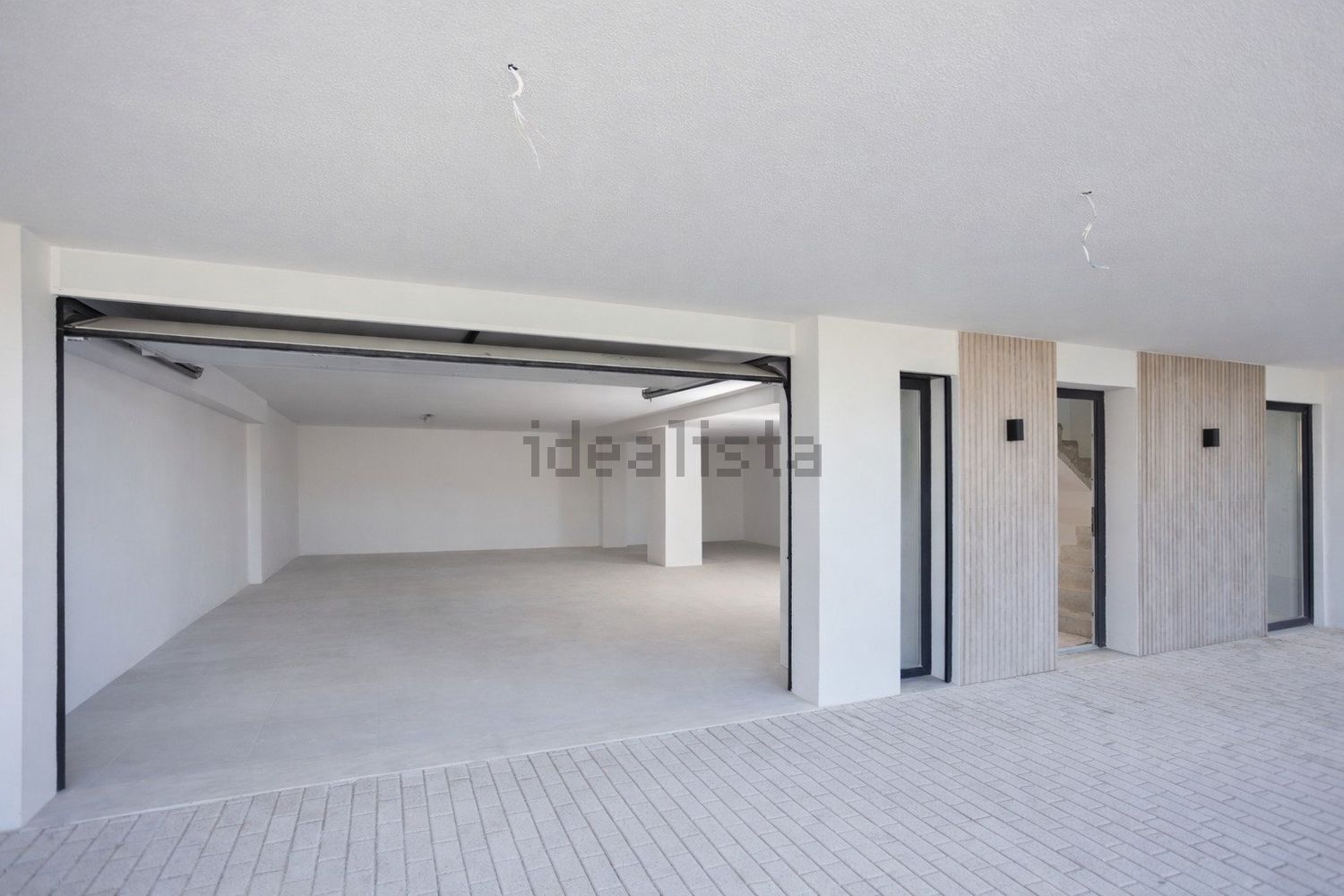 双拼别墅出售在Avenida Raul Brandão - 停车位