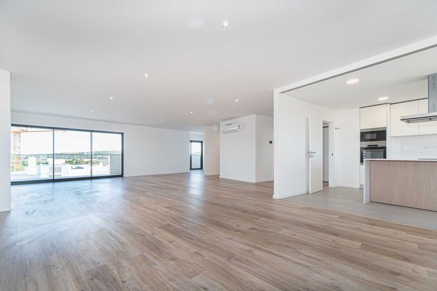 顶层公寓出售在Rua Nicolau Breyner