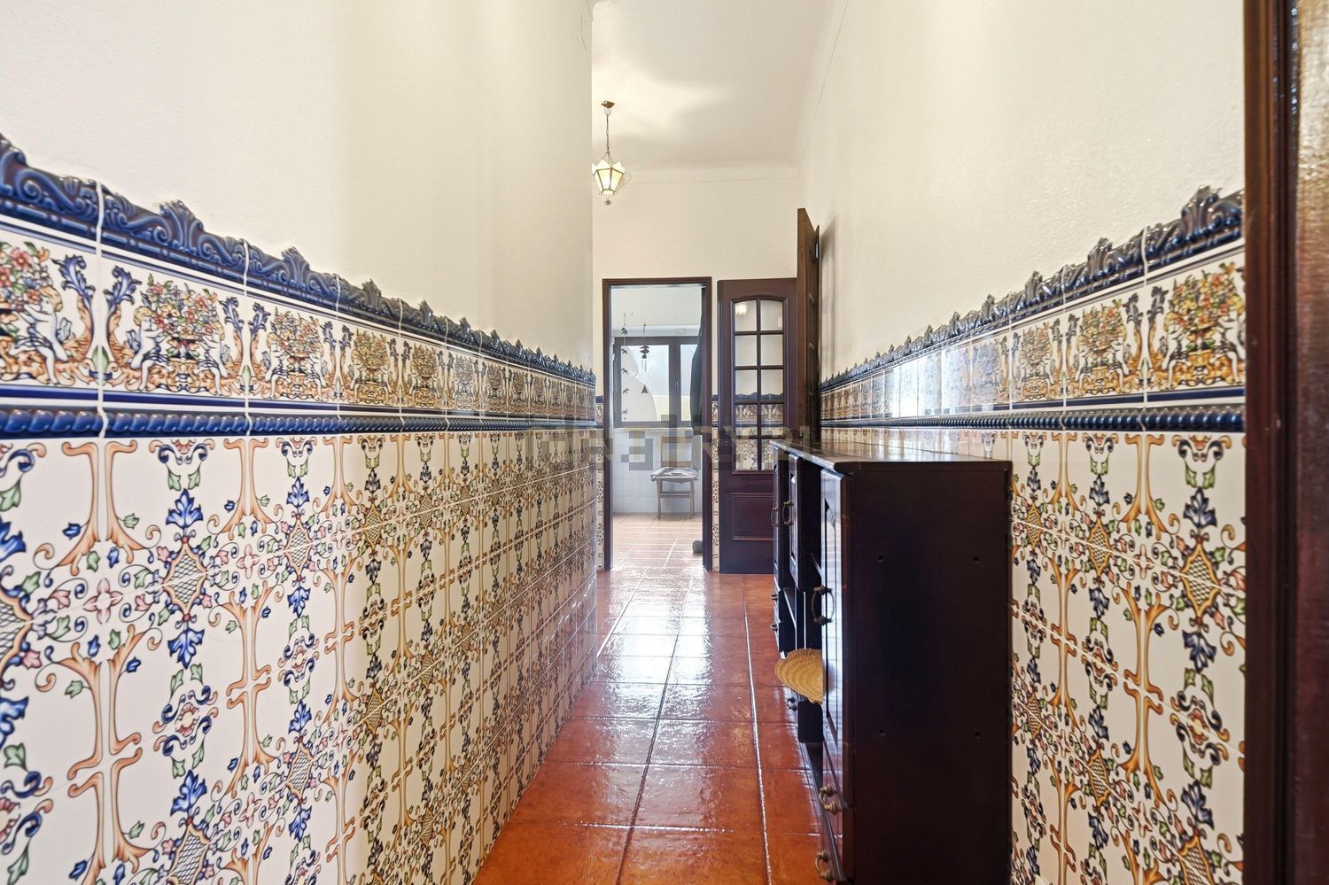 小楼房或独栋别墅出售在Rua do Bairro Novo - 过道