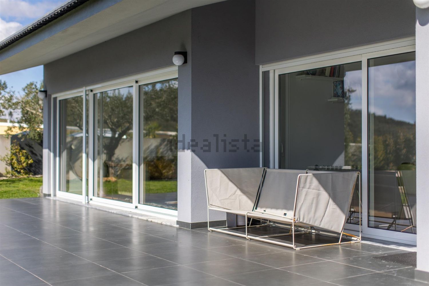 小楼房或独栋别墅出售Em539 - 阳台