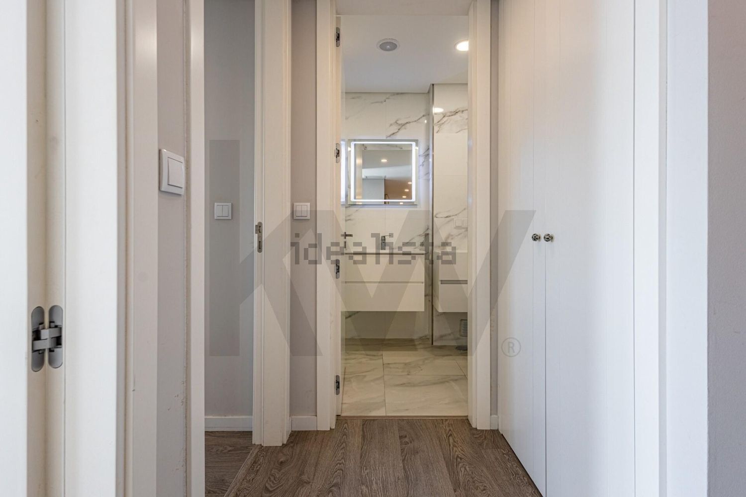 出租公寓 t2在Avenida Amália Rodrigues, 11 - 过道