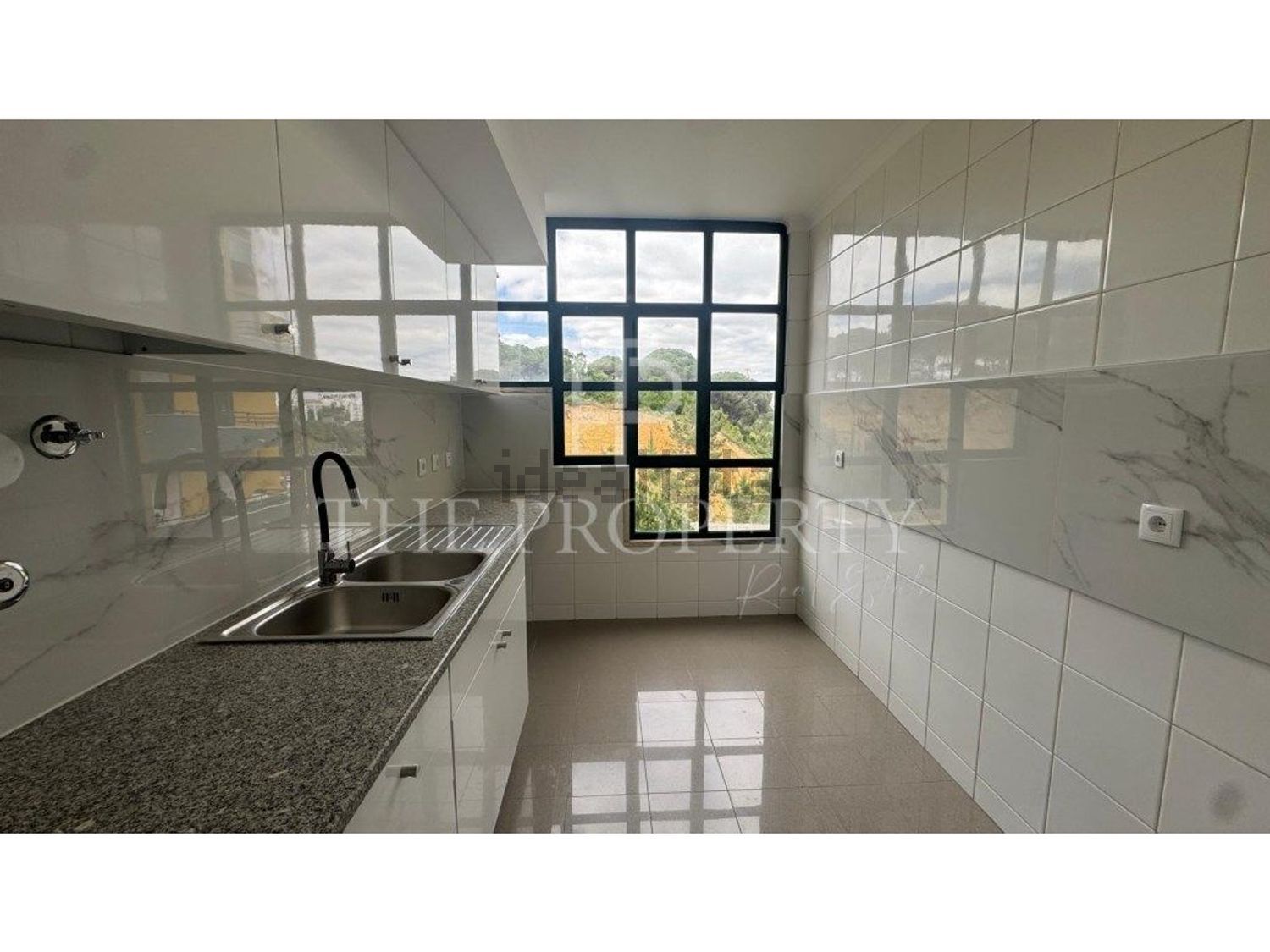 公寓 t3出售在Avenida Arsenal do Alfeite - 厨房