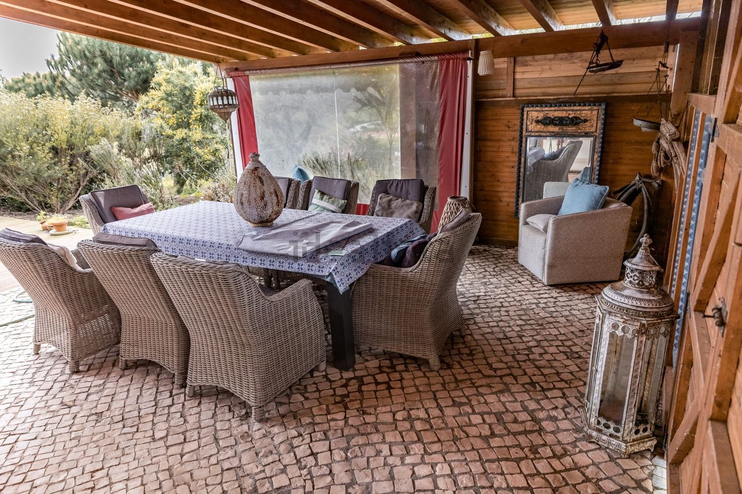 小楼房或独栋别墅出售在Peral - 阳台