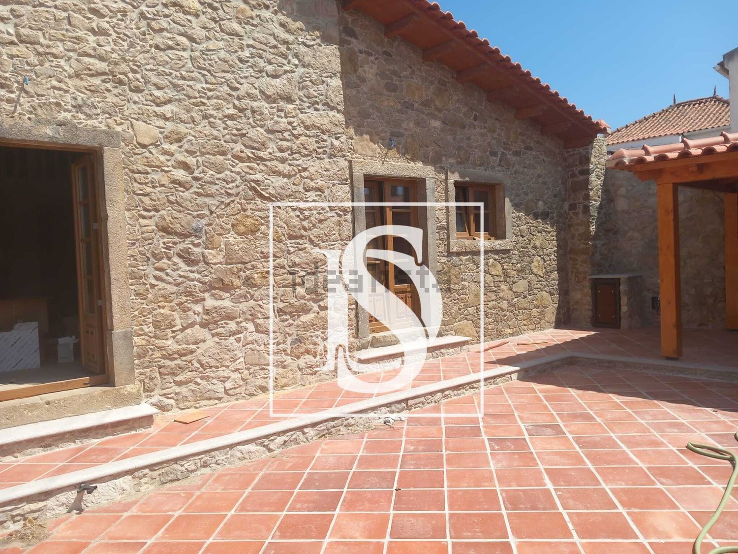 联排别墅出售在São Bartolomeu dos Galegos e Moledo - 阳台