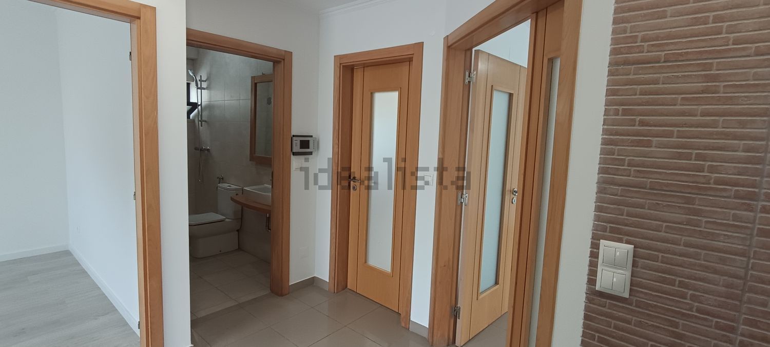 小楼房或独栋别墅出售在Rua Ferreira Soares - 过道