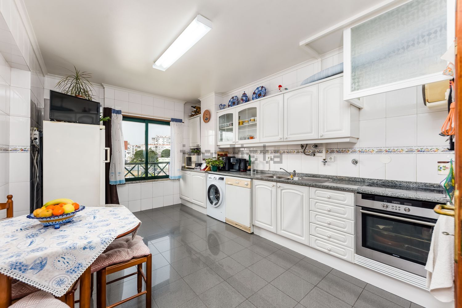 公寓 t4出售在Rua Maria Amália Vaz de Carvalho - 厨房