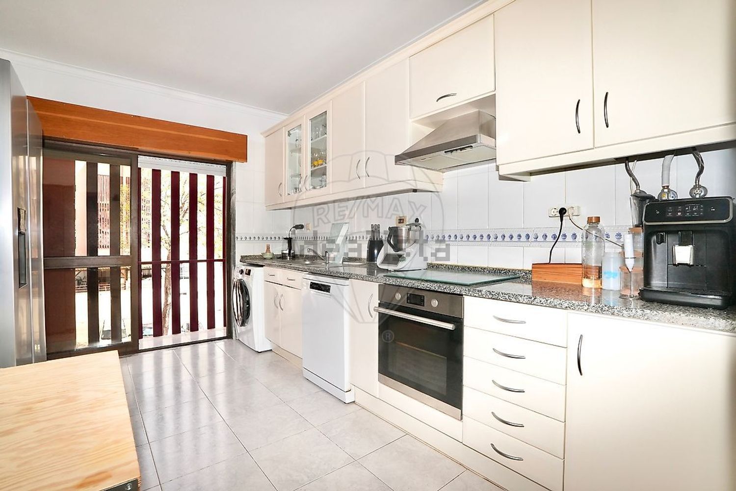 公寓 t3出售在Avenida Carlos Pinhão - 厨房