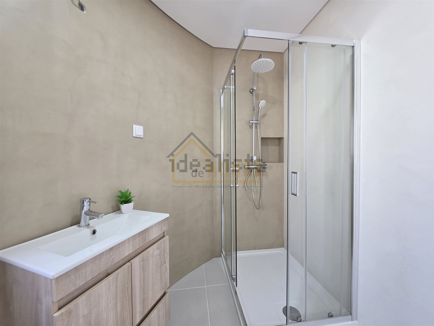 小楼房或独栋别墅出售在Rua da Cerda - 卫生间