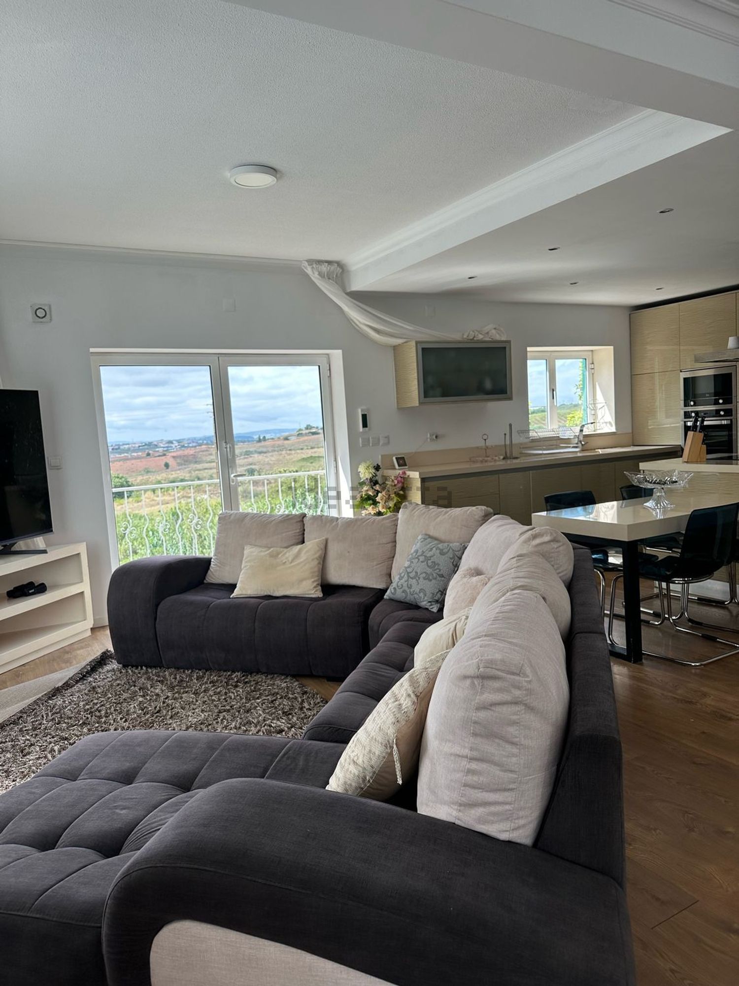 小楼房或独栋别墅出售在Rua 4 de Agosto, 26 - 客厅