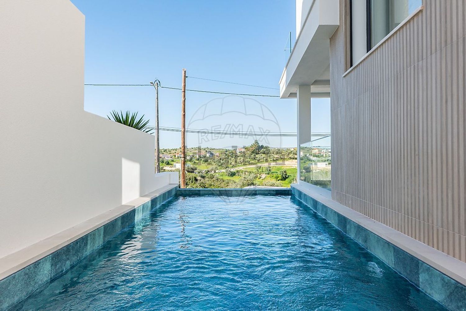 小楼房或独栋别墅出售在Rua da Cruzinha - 游泳池