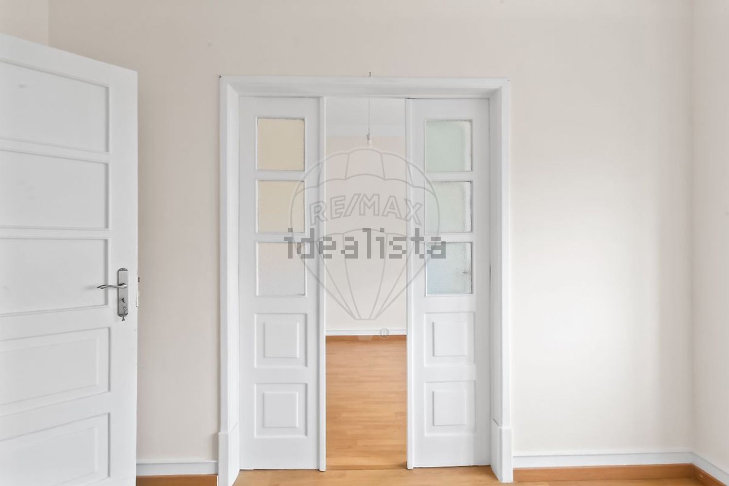 公寓 t2出售在Praça Aires de Ornelas - 照片