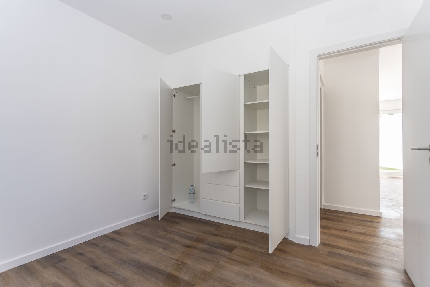 双拼别墅出售在Rua da Independência, 12 - 试衣间