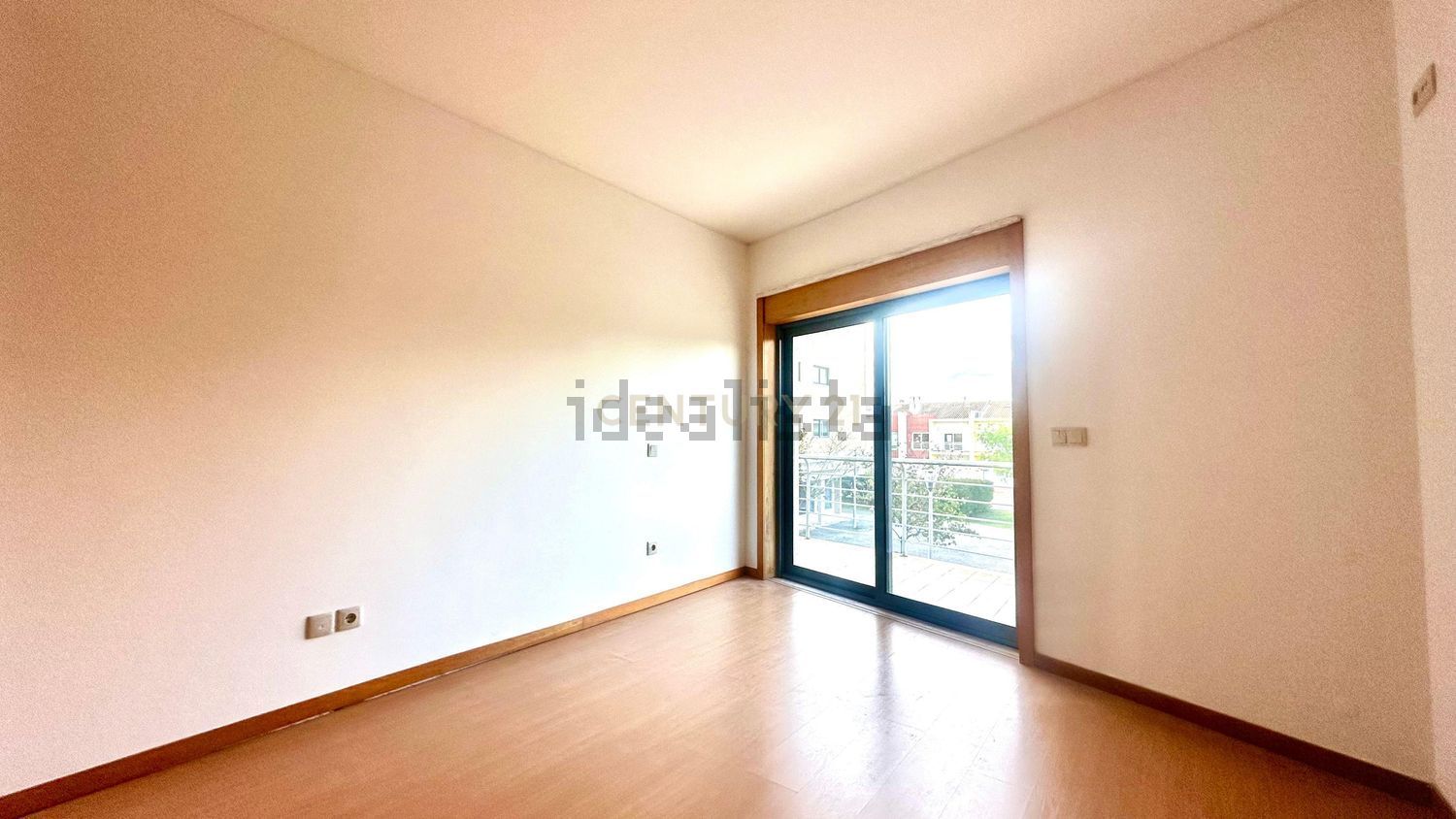 公寓 t4出售在Avenida Natália Correia - 居住