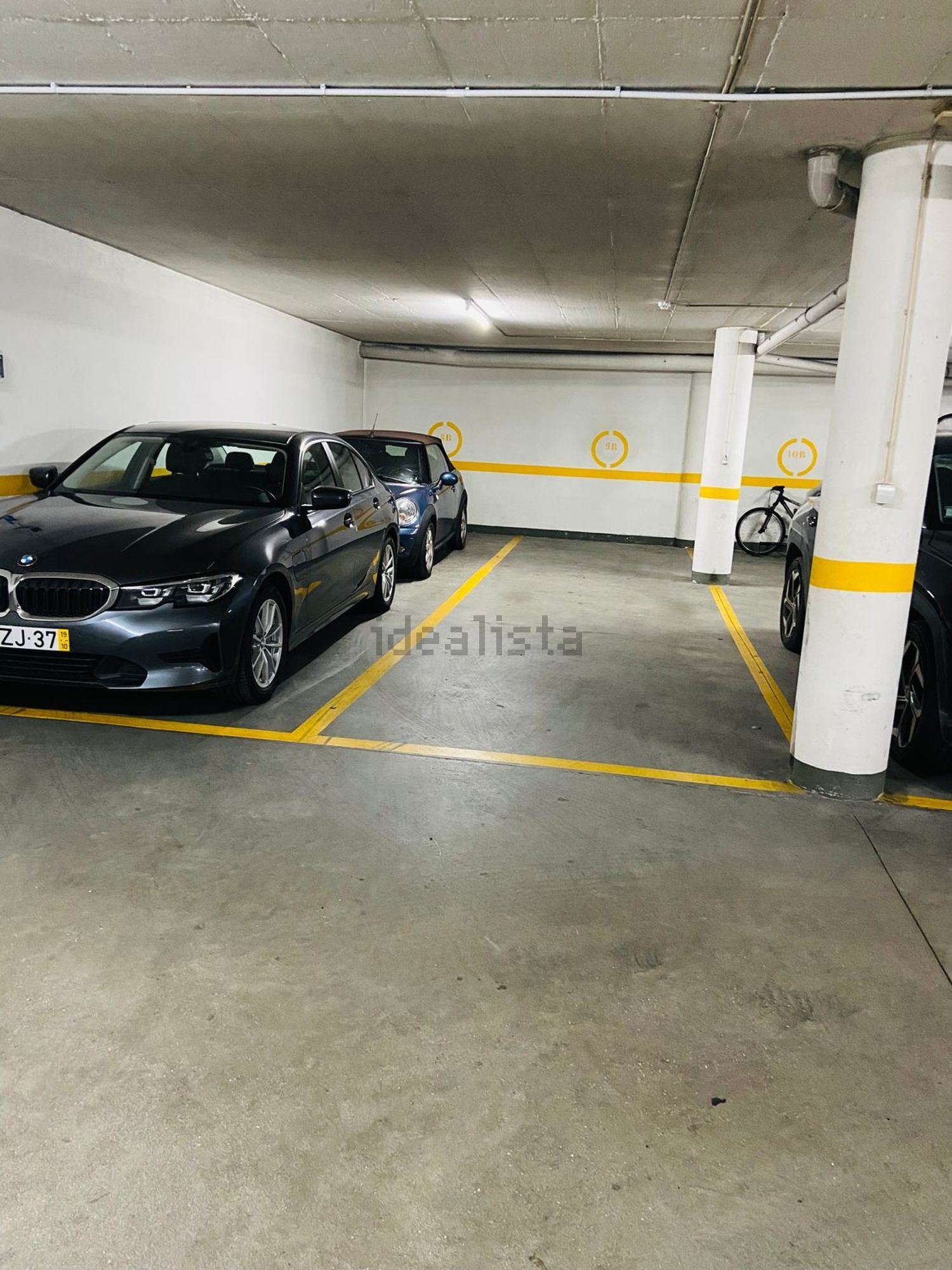 出租公寓 t2在Avenida Edmundo Lima Basto, 7 n - 停车位