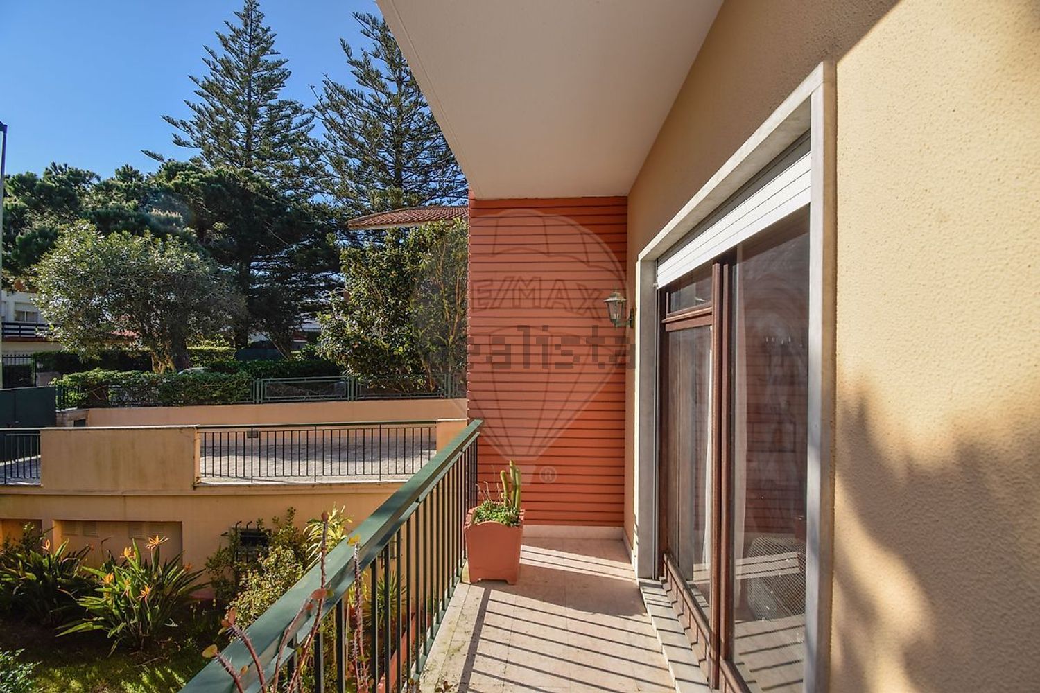 小楼房或独栋别墅出售在Rua da Quinta das Palmeiras - 阳台