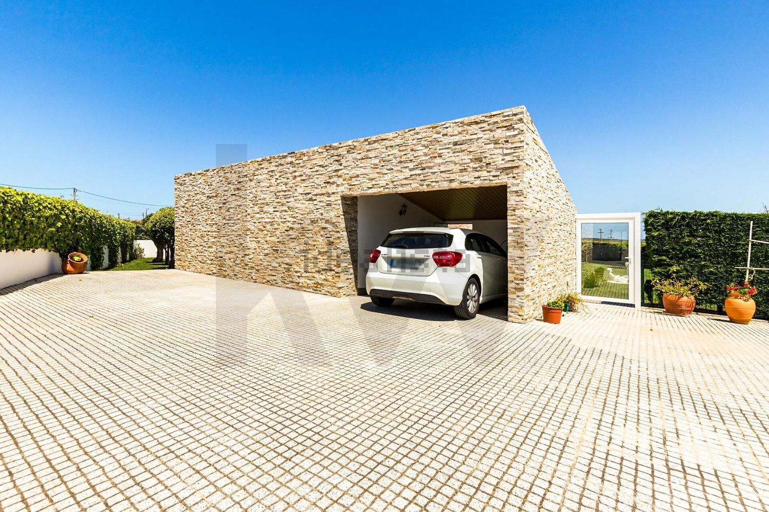 小楼房或独栋别墅出售在Rua de Cambelas - 外立面