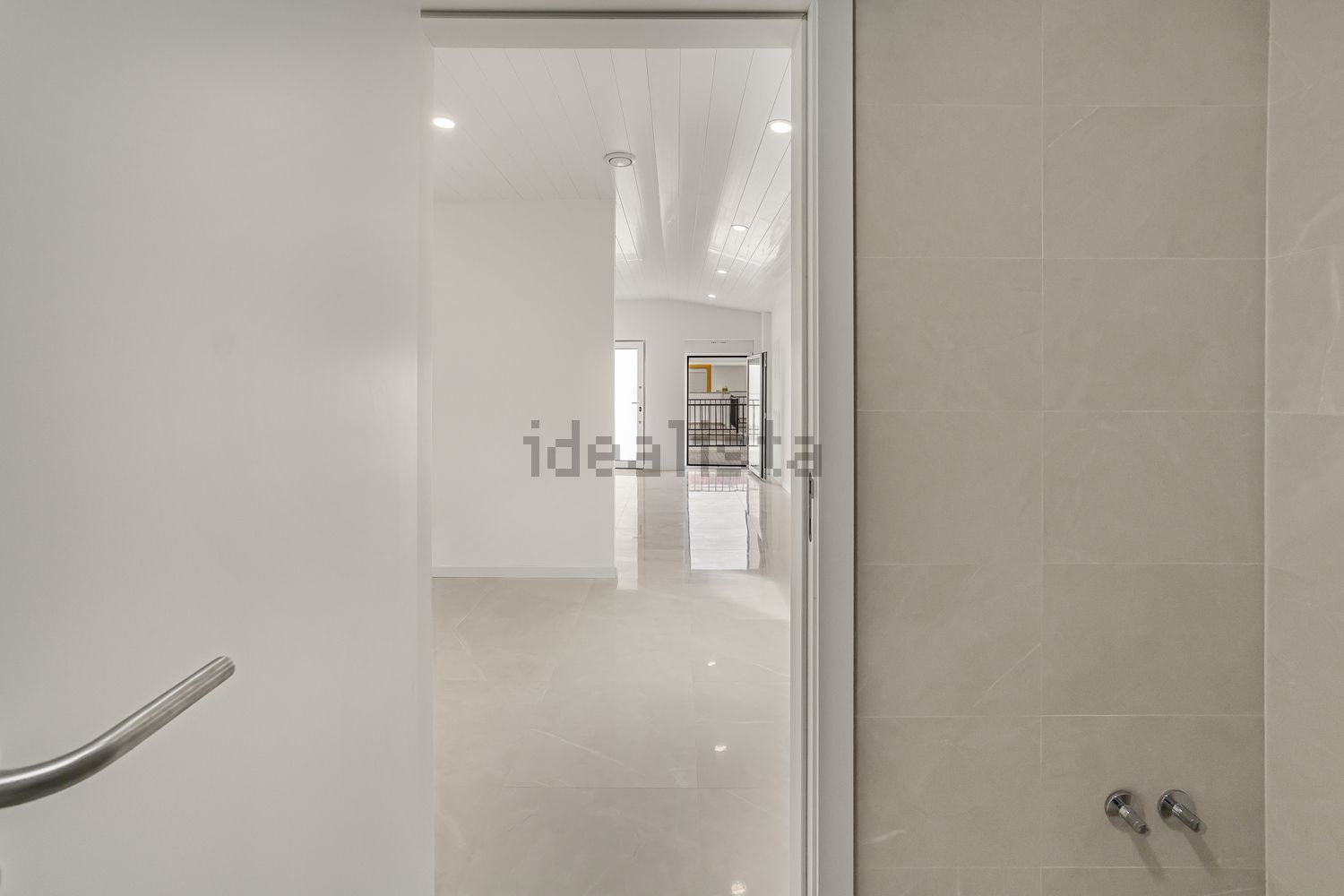 出租t0（单人公寓）在Rua José Ferreira Pio - 过道