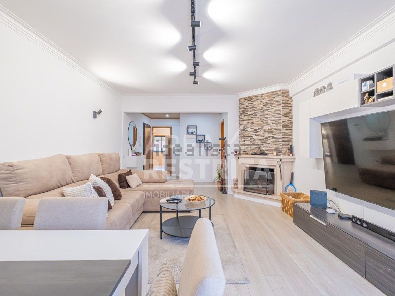 公寓 t3出售在Rua de Dadrá - 客厅