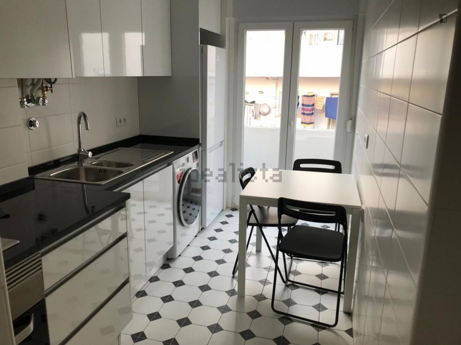 出租房间在Rua Bento de Jesus Caraça - 厨房