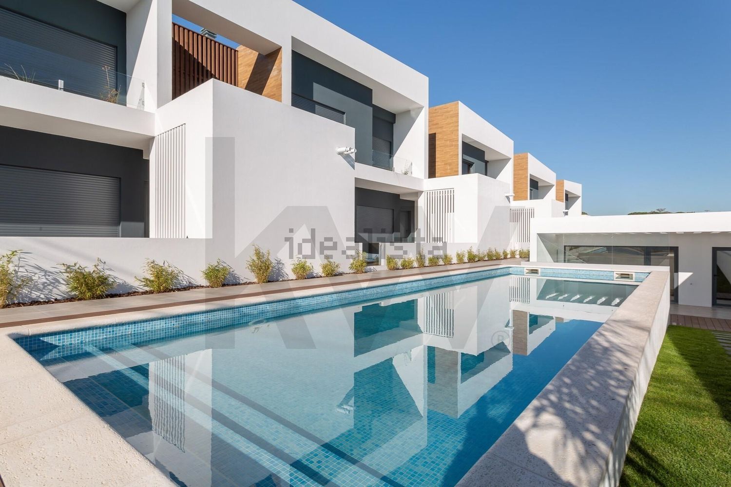 双拼别墅出售在Rua Marechal Craveiro Lopes s/n - 游泳池