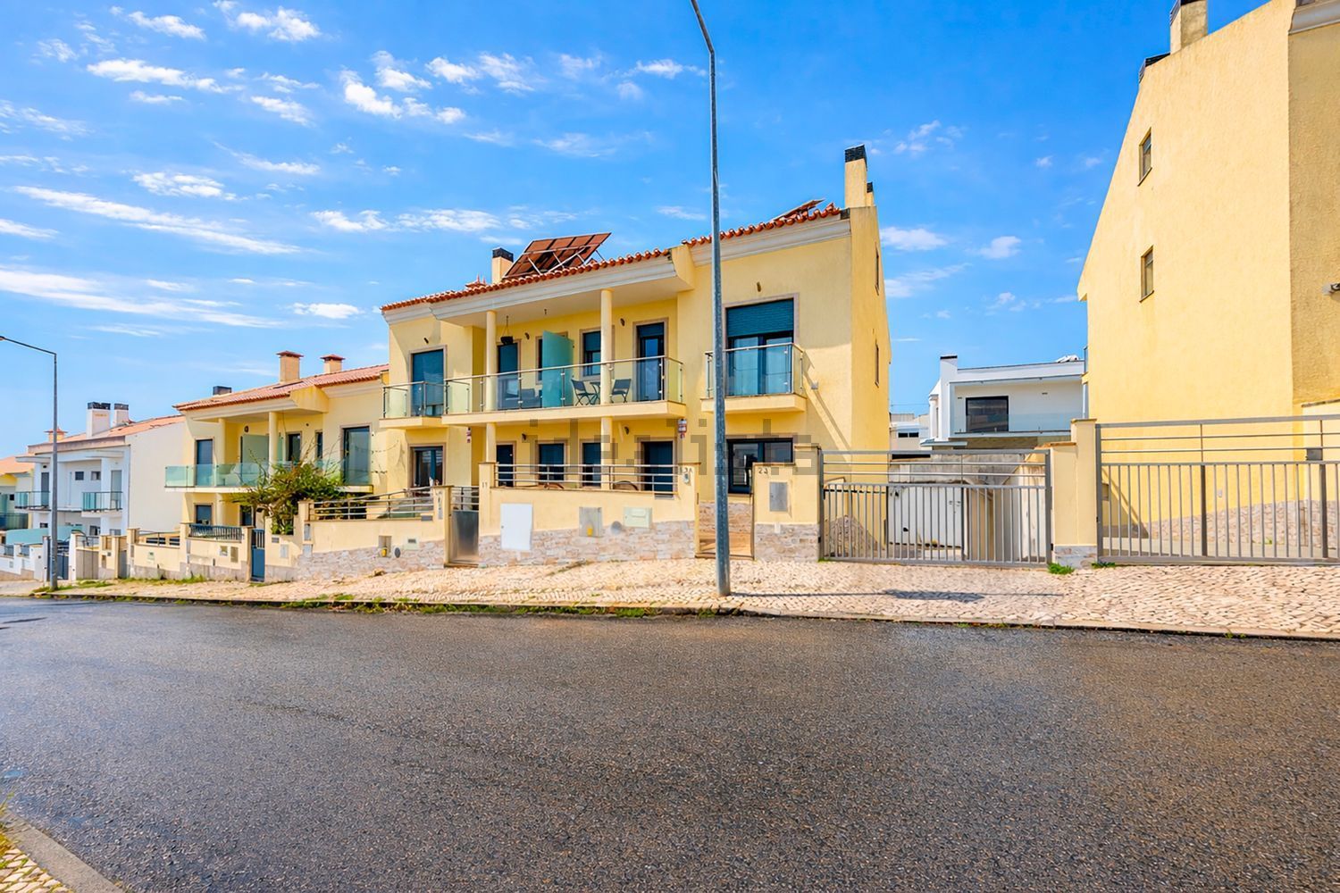 双拼别墅出售在Rua José de Sousa Saramago - 外立面