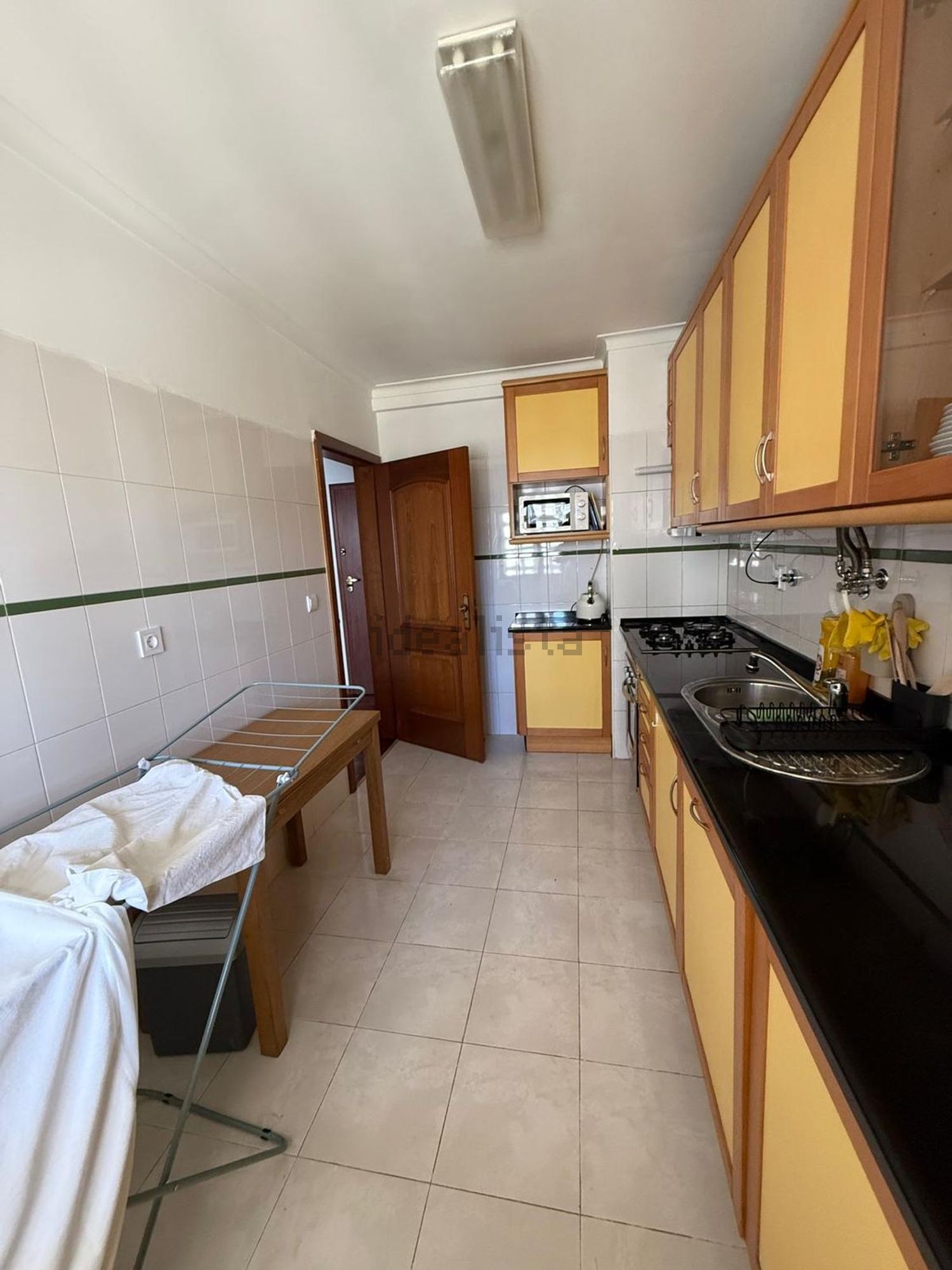 出租房间在Avenida João Paulo II, 5 - 厨房