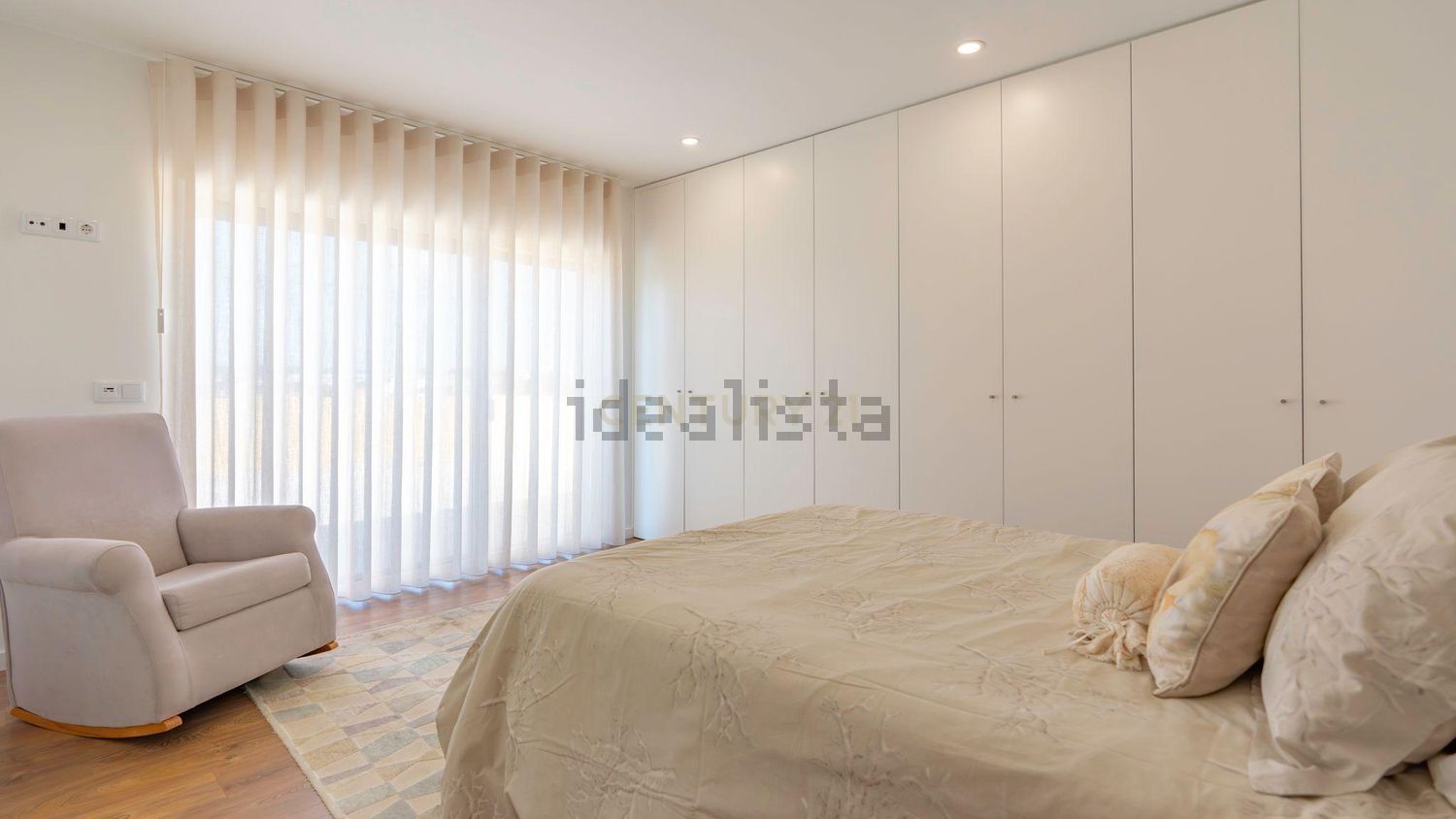 小楼房或独栋别墅出售在Avenida Engenheiro Arantes e Oliveira, 4 - 卧室