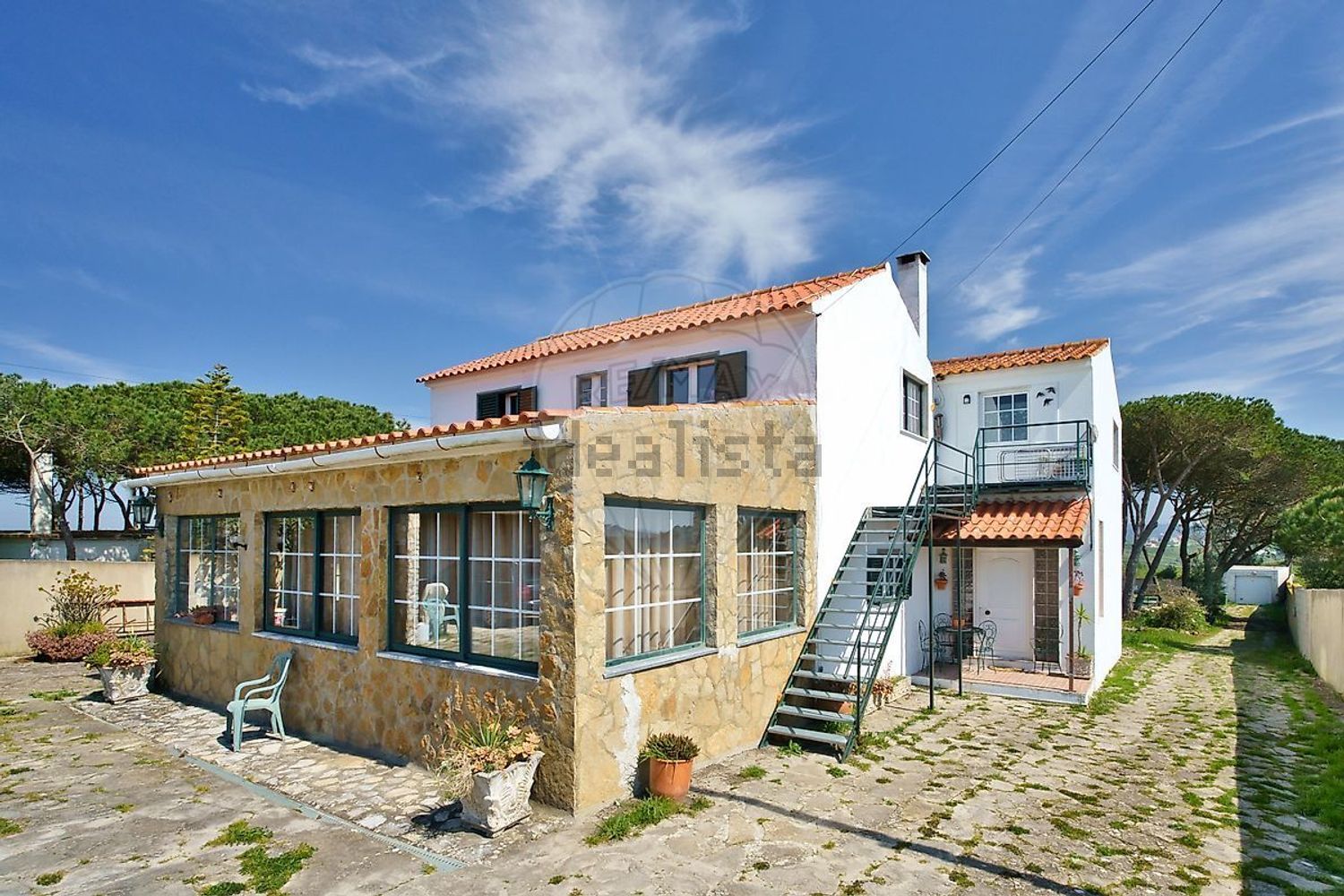 小楼房或独栋别墅出售在Rua da Horta - 外立面