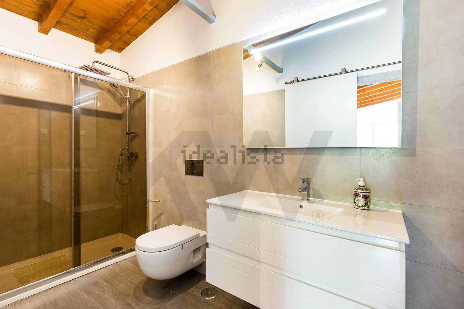 小楼房或独栋别墅出售在Rua de Cambelas - 卫生间