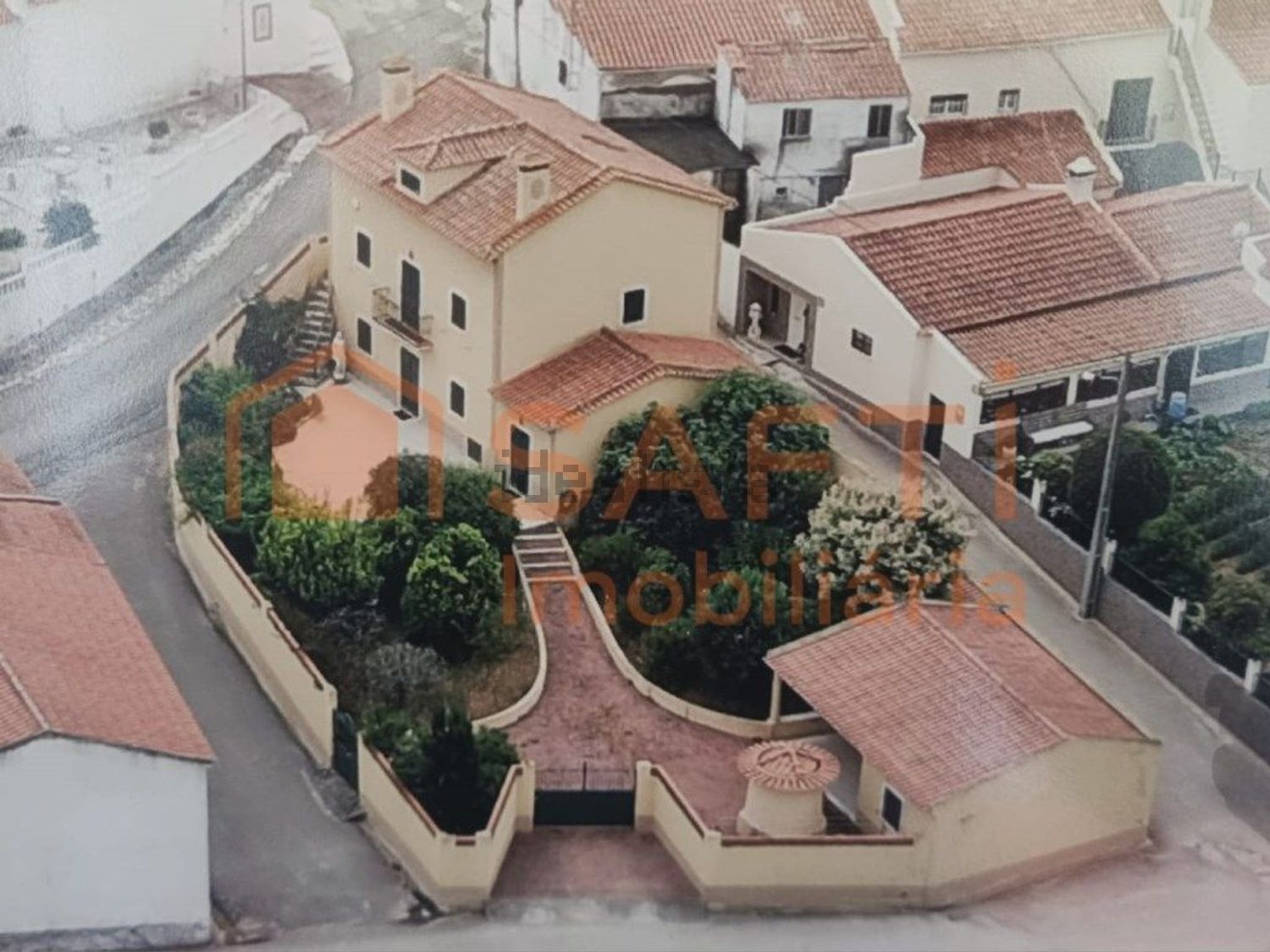 小楼房或独栋别墅出售在São Bartolomeu dos Galegos e Moledo - 外立面