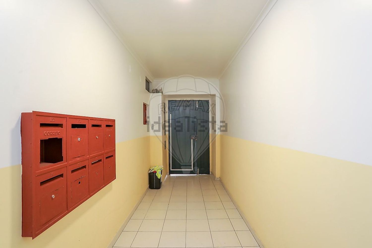 公寓 t1出售在Travessa do Pasteleiro - 过道