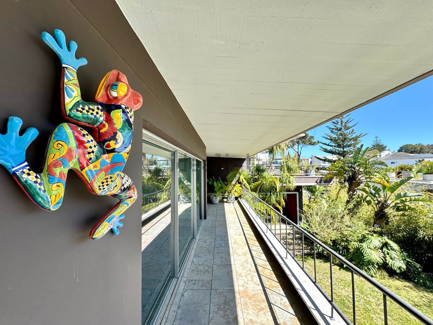 小楼房或独栋别墅出售在Avenida Marechal Carmona, 631 - 阳台