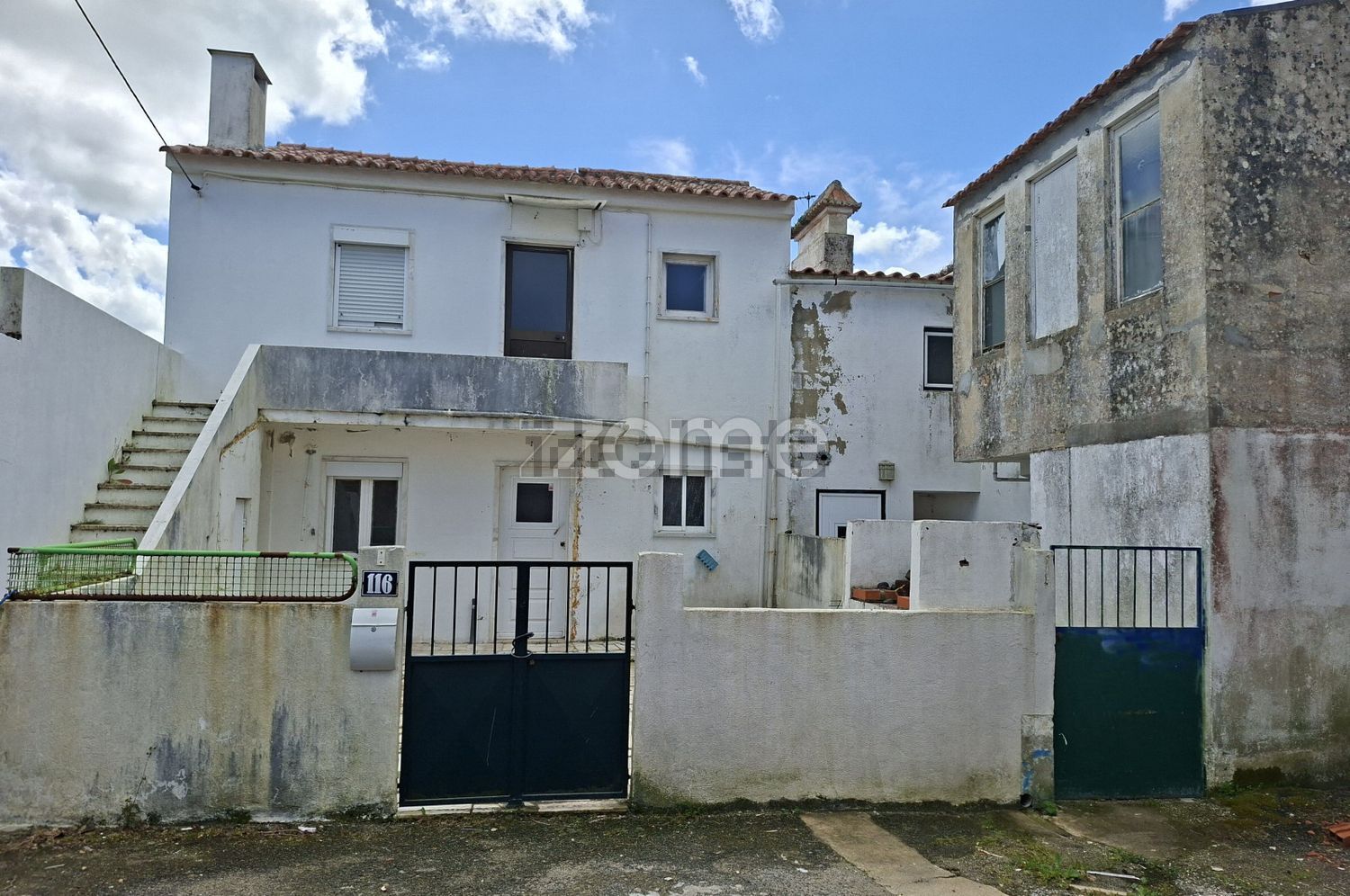 小楼房或独栋别墅出售在Rua Primeiro de Maio, 112 - 外立面