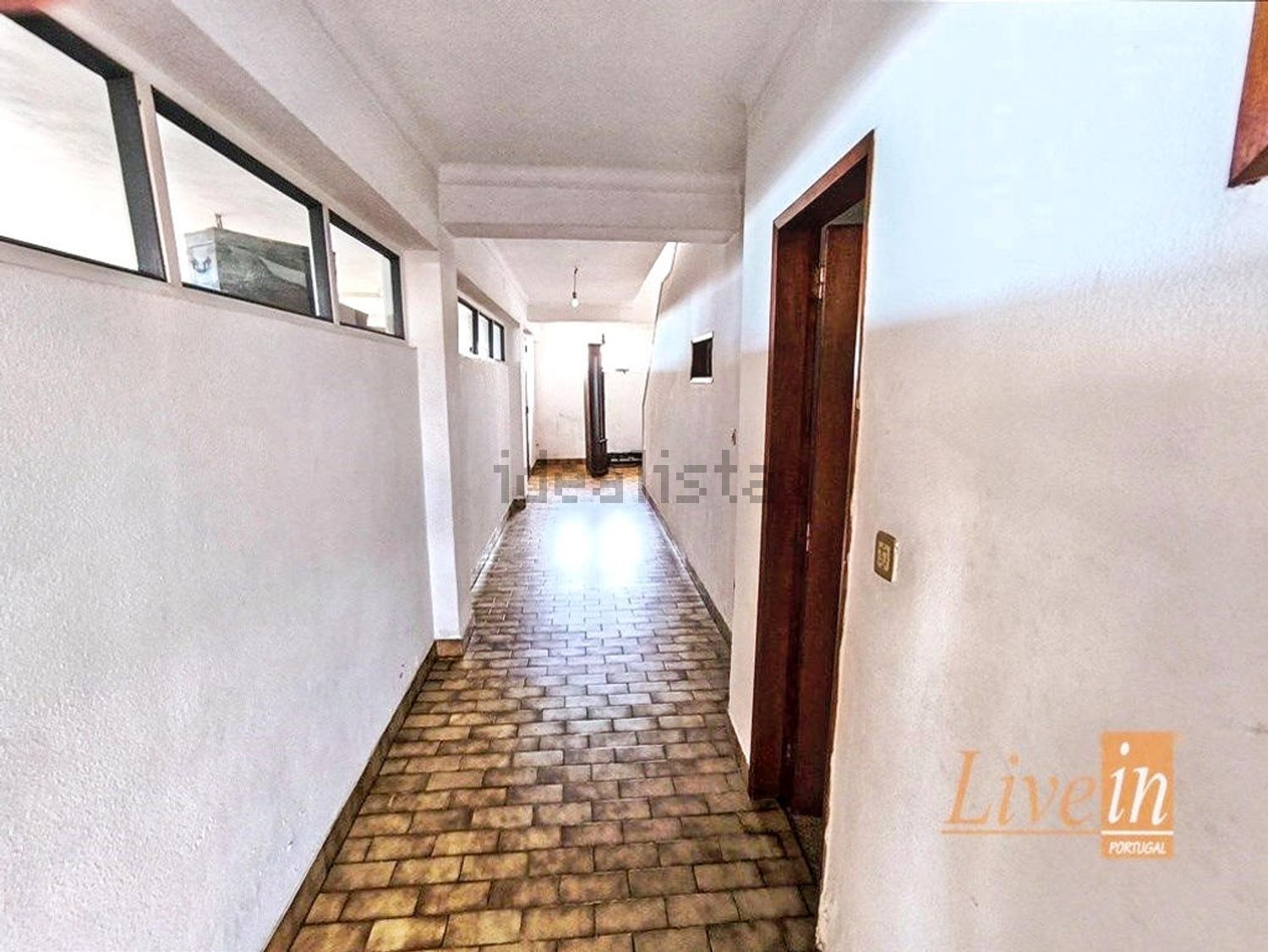 小楼房或独栋别墅出售在Santo Isidoro - 过道