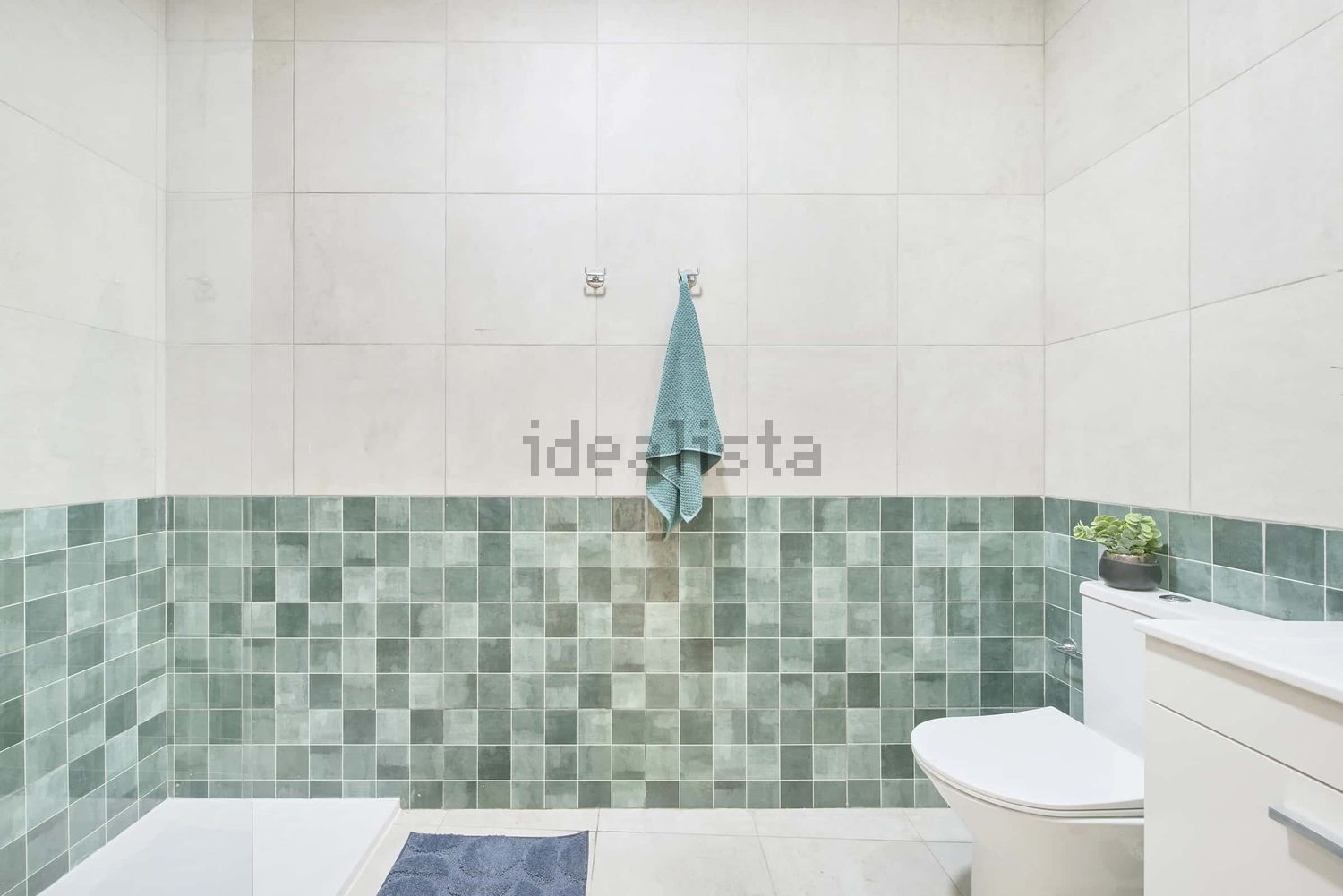 出租房间在Largo Vitorino Damásio, 2 - 卫生间