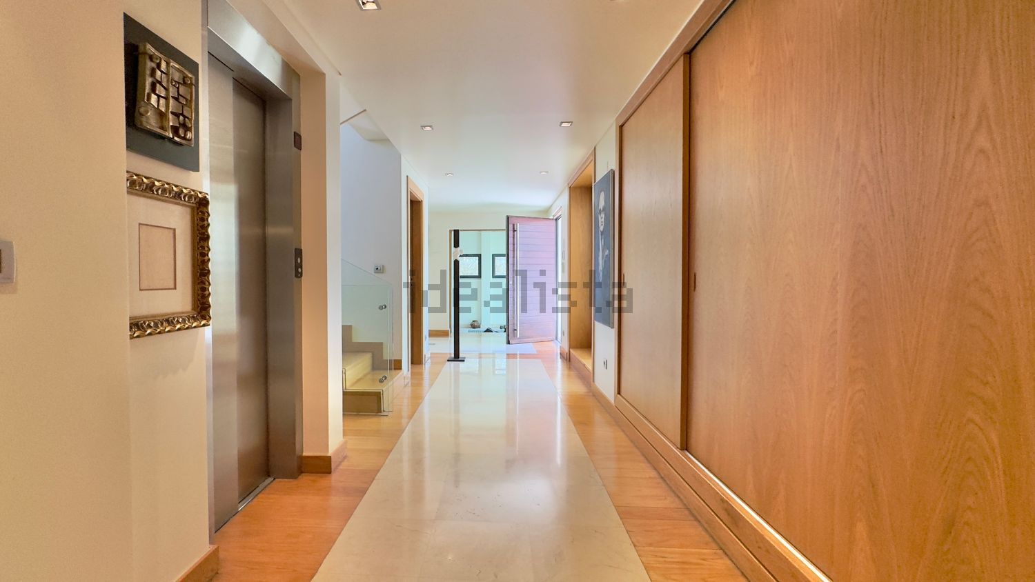 小楼房或独栋别墅出售在Rua B1 da Quinta dos Alcoutins, 10 - 过道