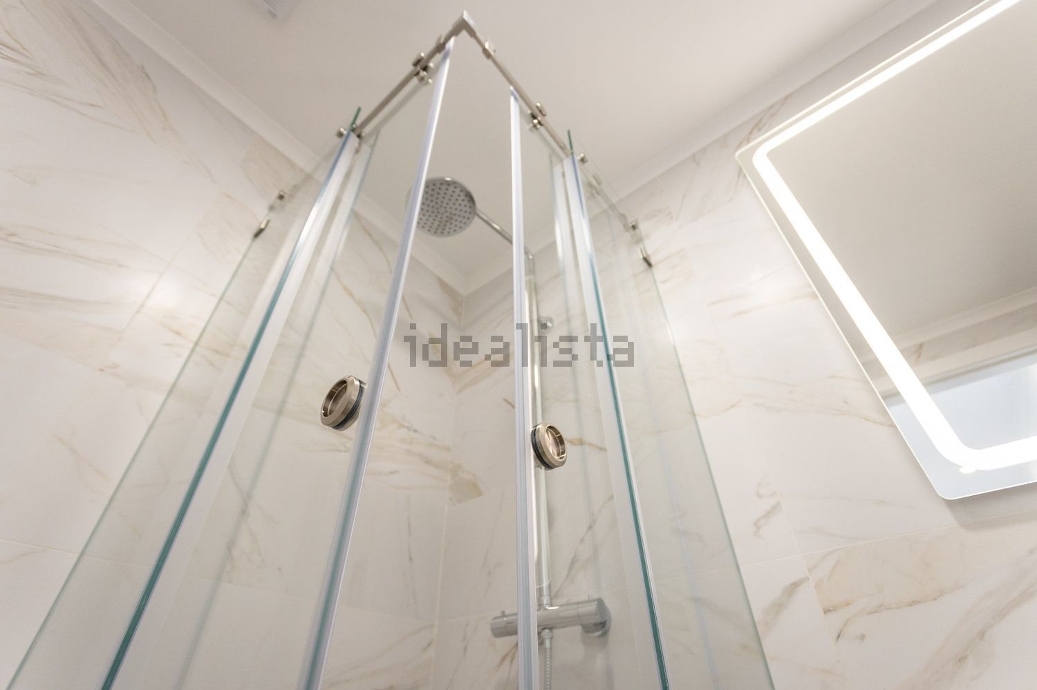 出租公寓 t2在Rua Dom Afonso de Albuquerque, 85 - 卫生间