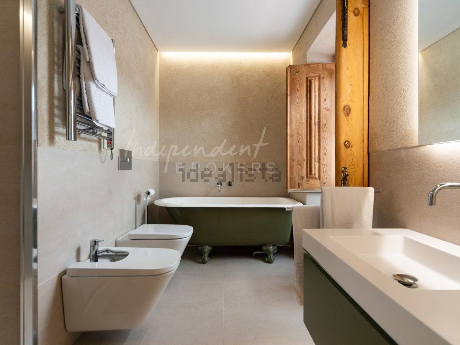 出租小楼房或独栋别墅在Rua Miguel Bombarda, 2 - 卫生间