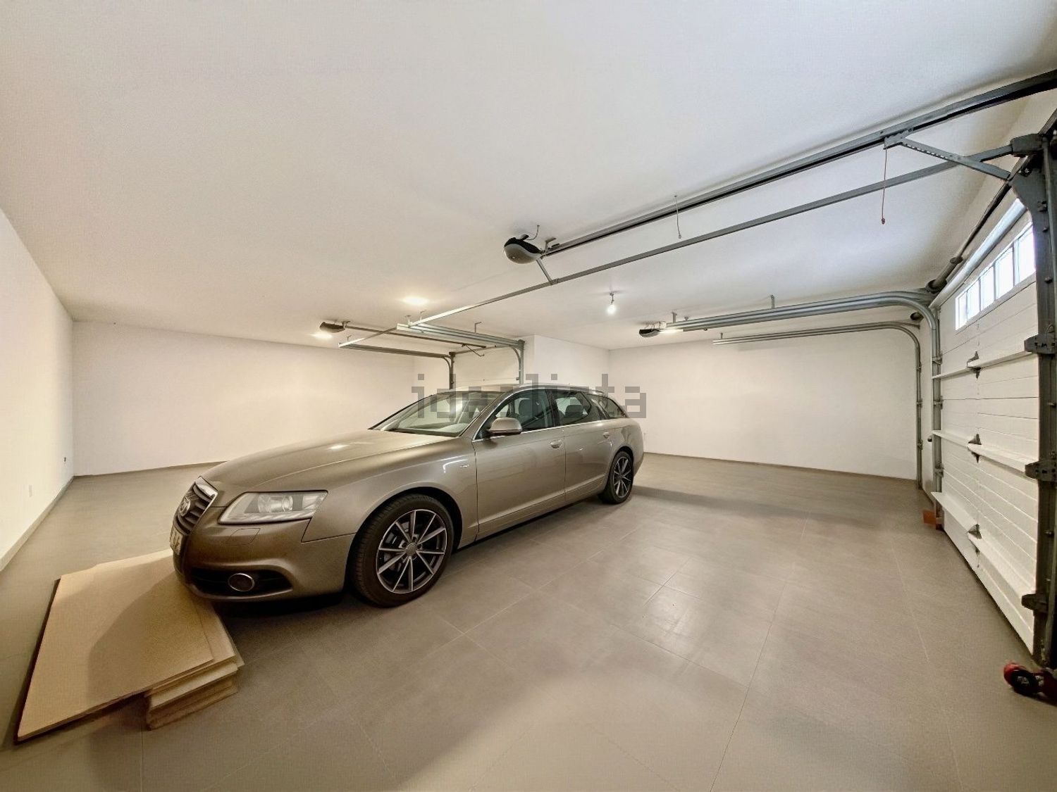 小楼房或独栋别墅出售在Zambujal - Longo da Vila - 停车位