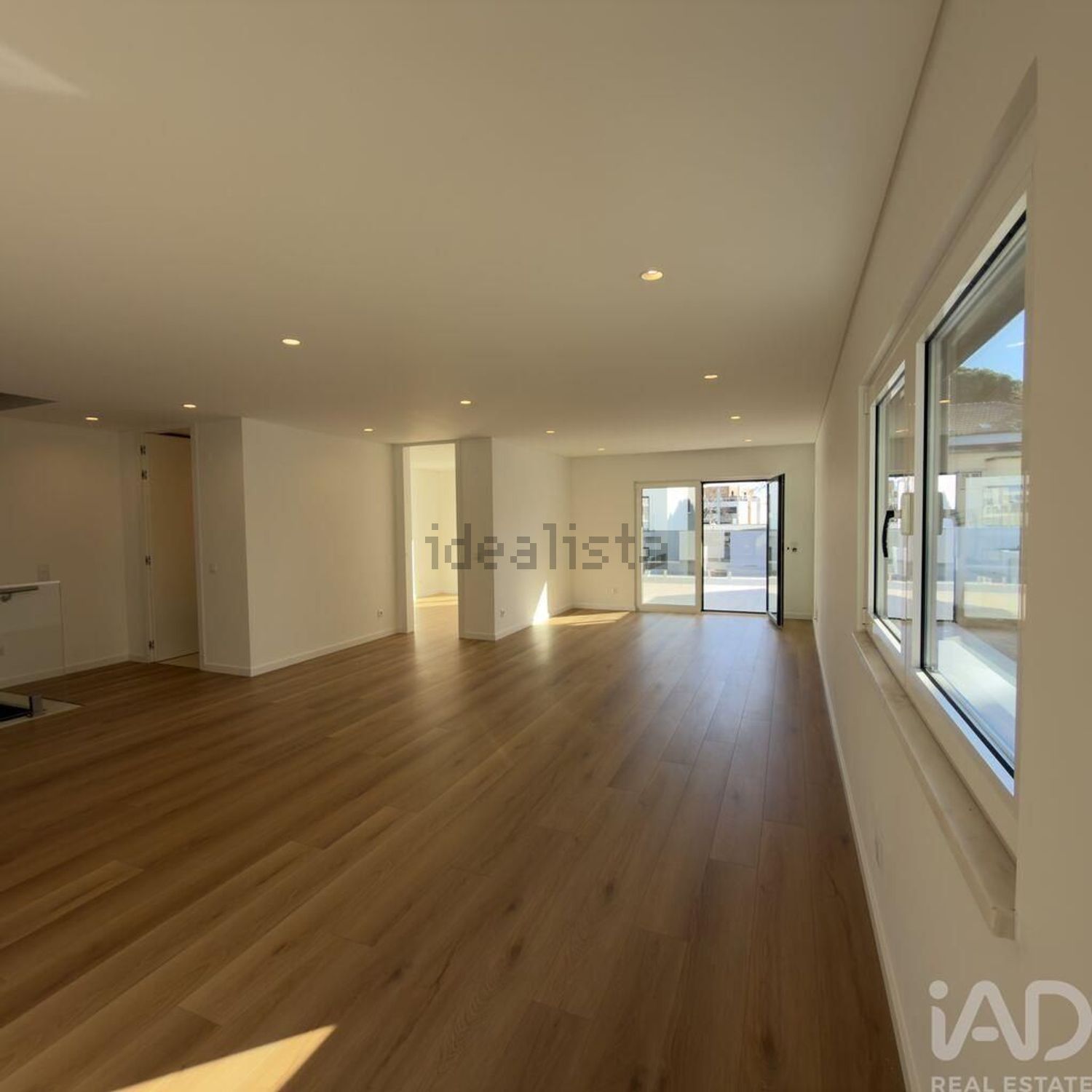 小楼房或独栋别墅出售在São Pedro do Estoril - 客厅