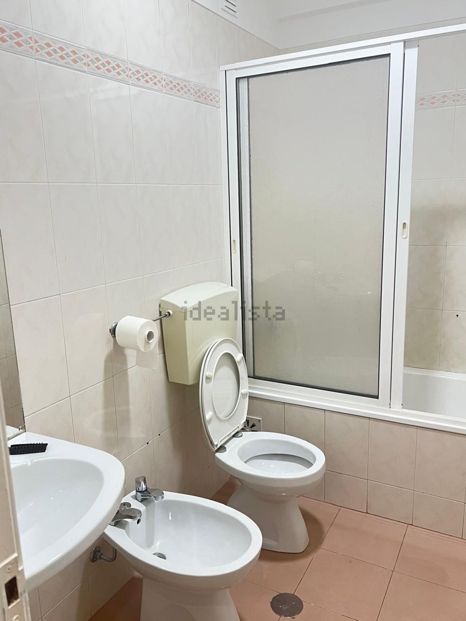 出租公寓 t3在Avenida Professor Doutor Egas Moniz, 8 - 卫生间