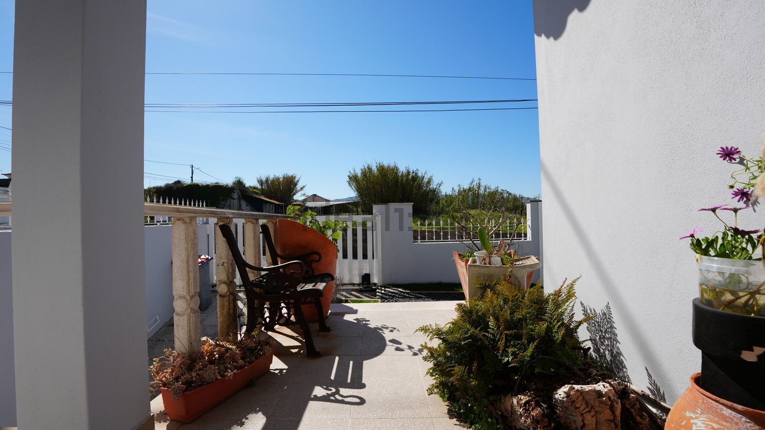 小楼房或独栋别墅出售在Estrada da Tomadia s/n - 外立面