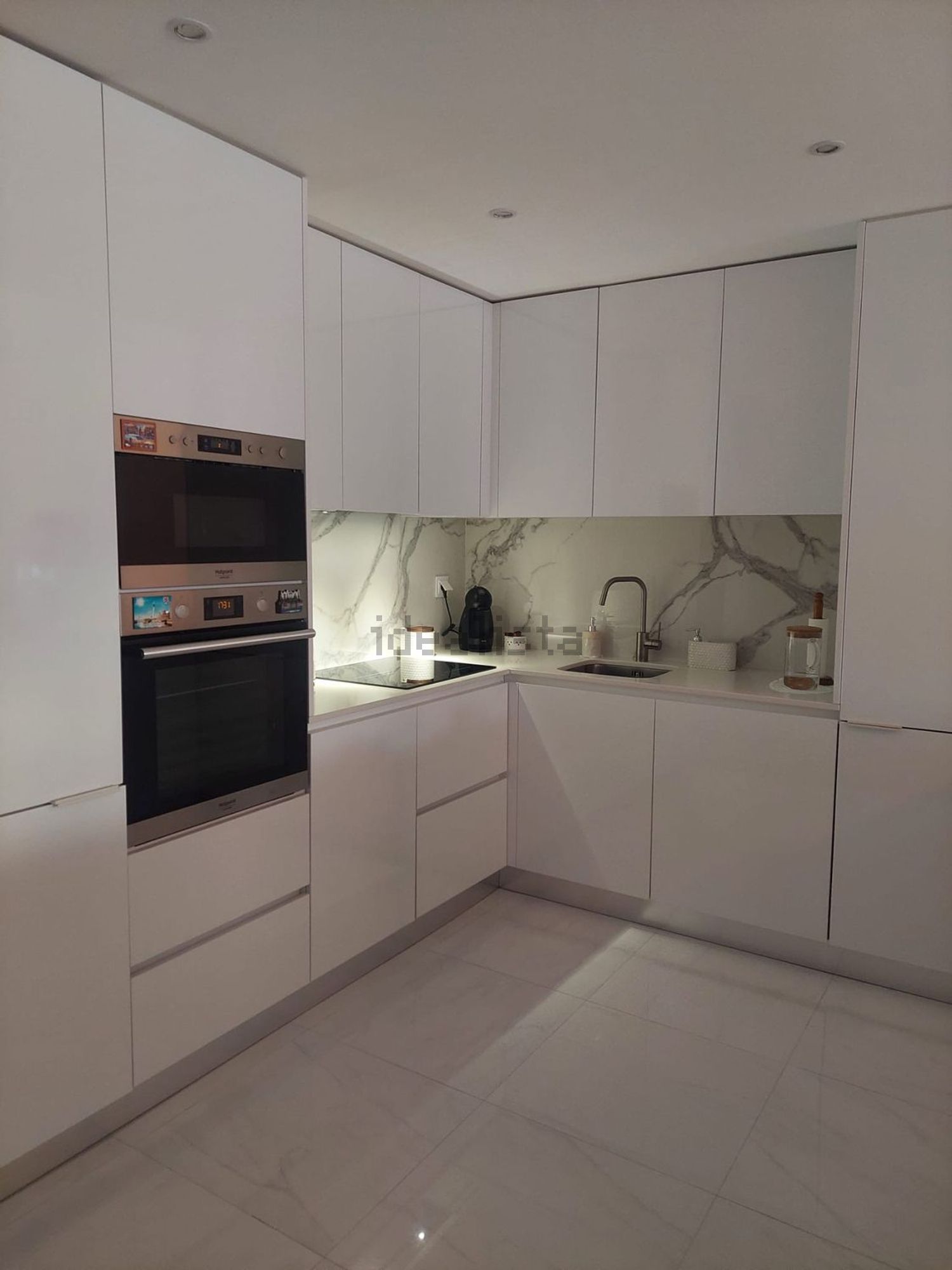 出租公寓 t2在Rua Movimento das Forças Armadas, 12 - 厨房