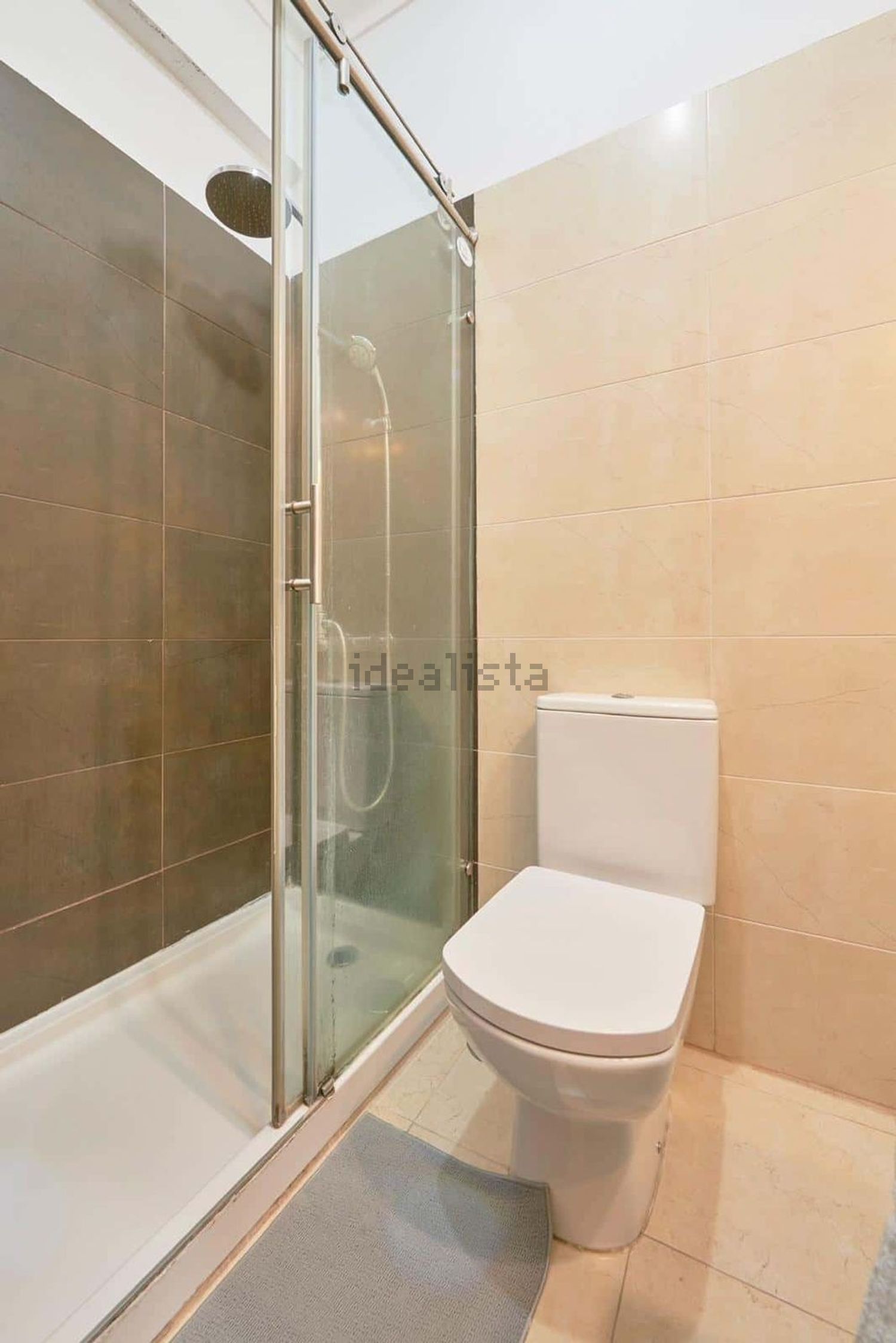 出租房间在Praça Capitães de Abril, 6 a - 卫生间