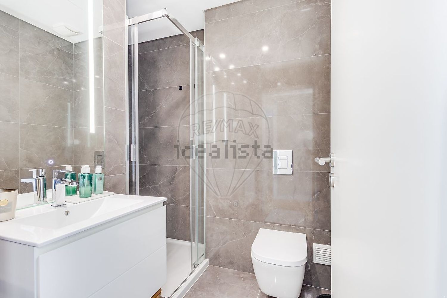 出租公寓 t3在Avenida 5 de Outubro, 401 - 卫生间