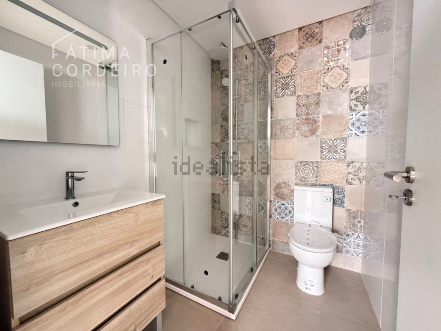 出租公寓 t2在Rua Capitão Leitão, 77 a - 卫生间