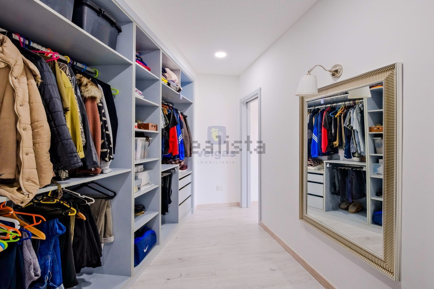 小楼房或别墅出售在Lousa - 试衣间