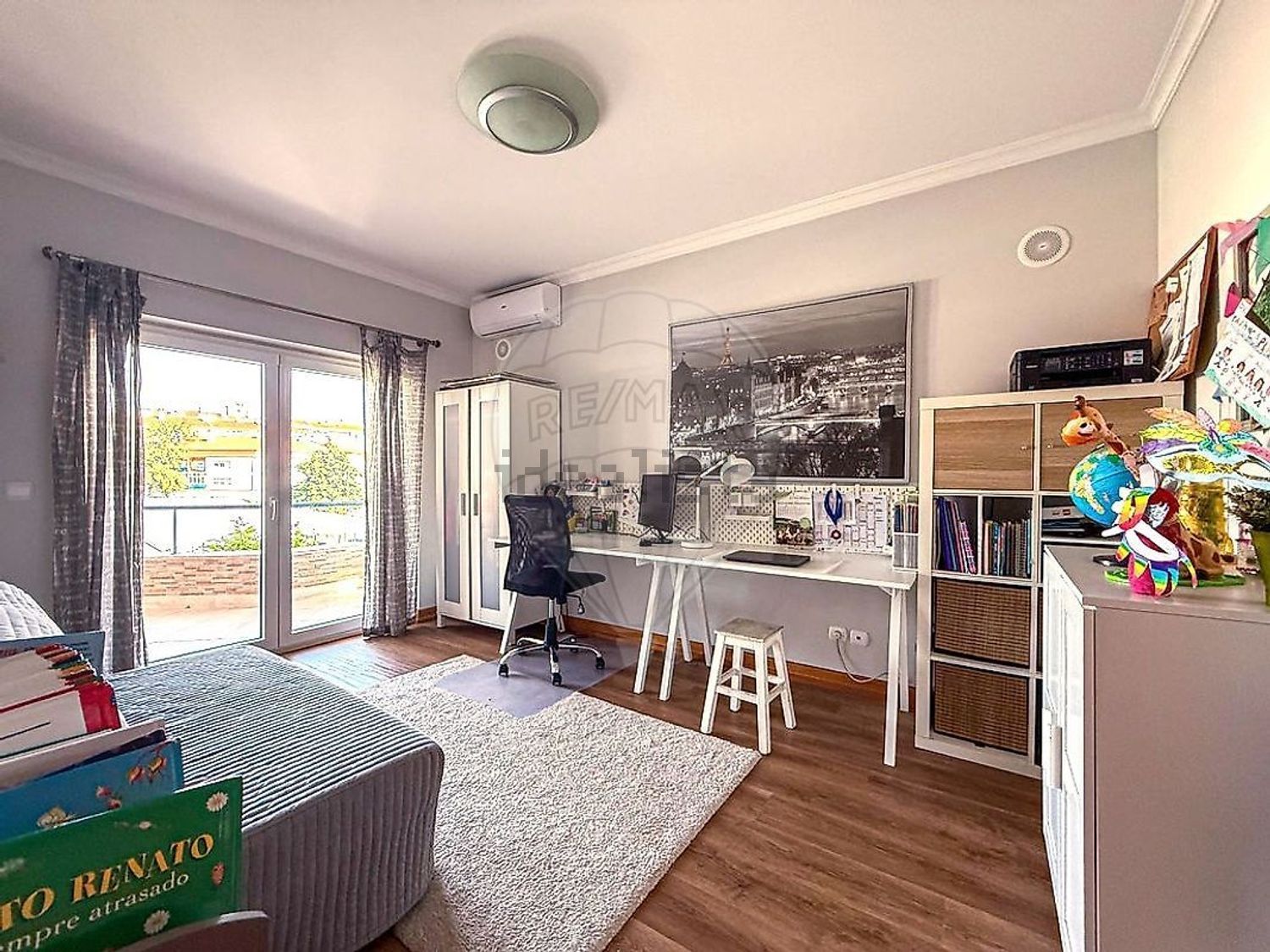 小楼房或独栋别墅出售在Rua Fernando Piteira Santos - 客厅