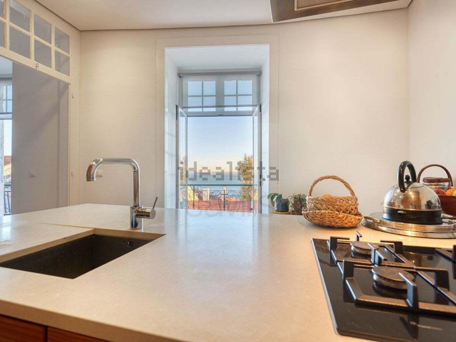 公寓 t3出售在Rua do Barão, 15 - 厨房